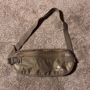 Lightweight Shoulder bag/fanny pack